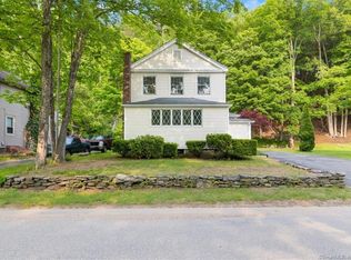 24 Powerhouse Rd E, Moodus, CT 06469