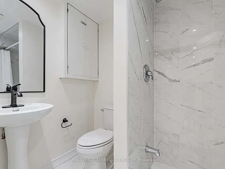 5 Rochelle Cres — Photo 8