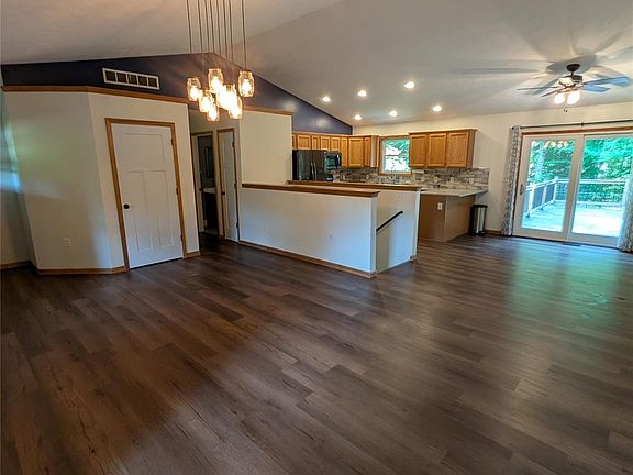 3rd image of 9642 Hummingbird Ct