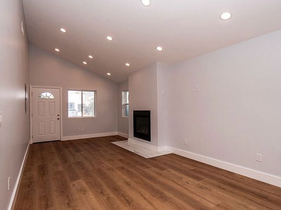 4th image of 2208 S Harcourt Ave