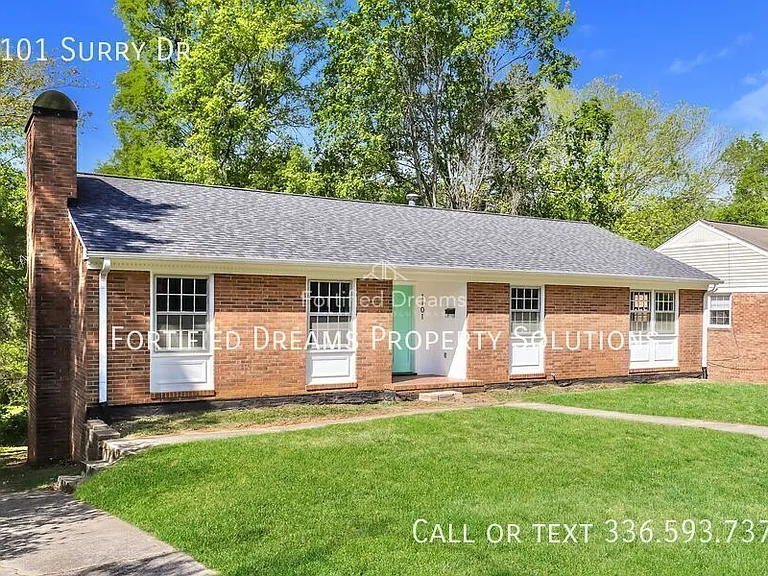 1101 Surry Dr — Photo 1