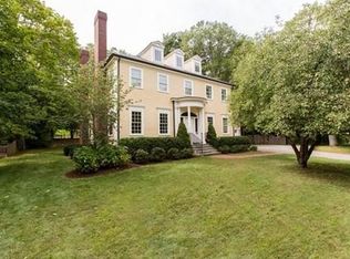11 Radcliffe Rd, Wellesley, MA 02482
