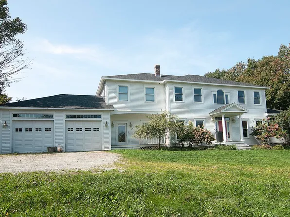 867 Foxwood Lane, Derby, VT 05829