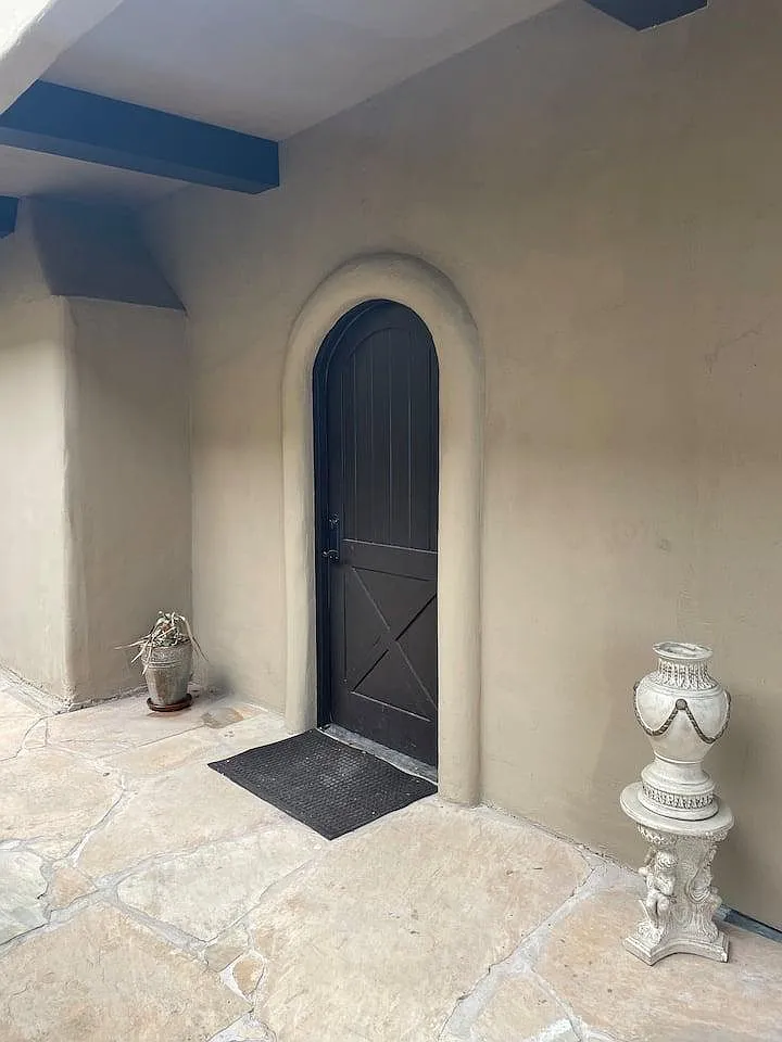 19135 Overlook Rd — Photo 4