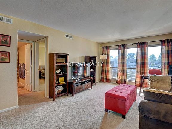 2nd image of 668 Oakmont Ave Unit 1718