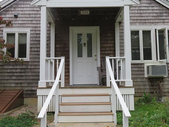 Apartment entrance with 5' x 7' deck platform