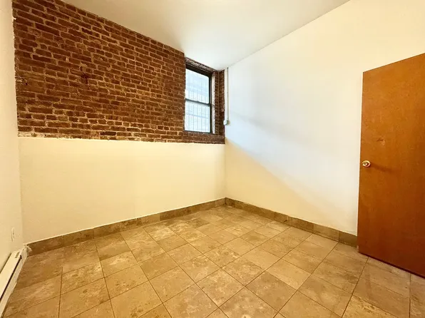 26-80 30th St #1BA, Astoria, NY 11102