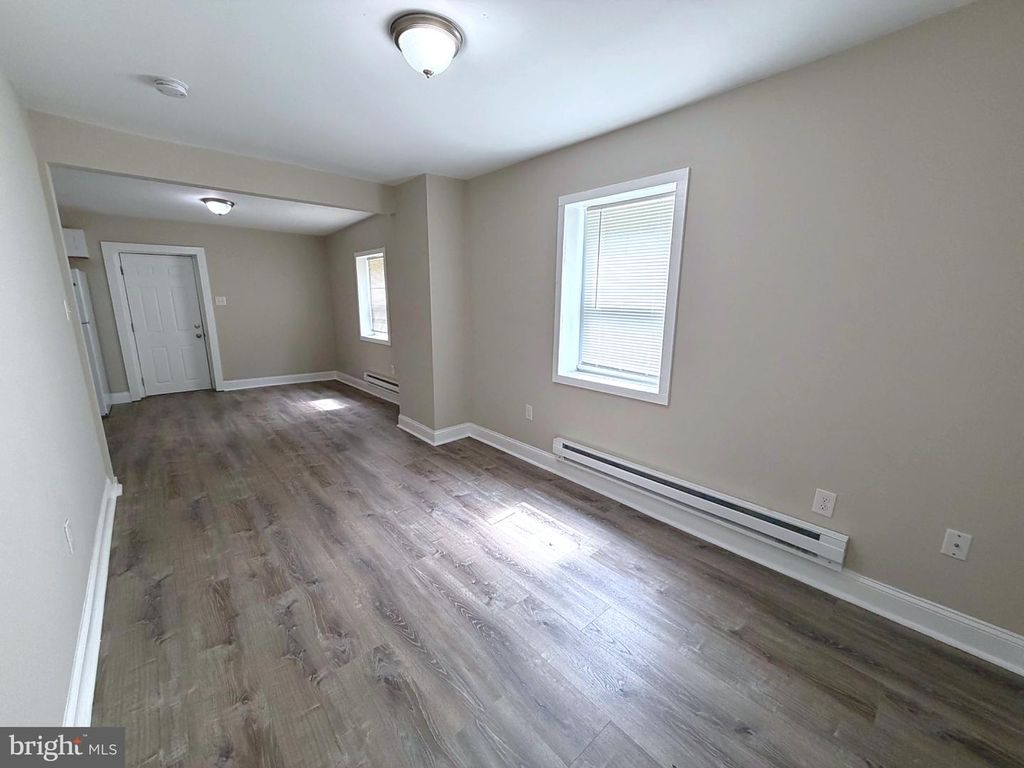 108 W Buck St, Paulsboro, NJ - More