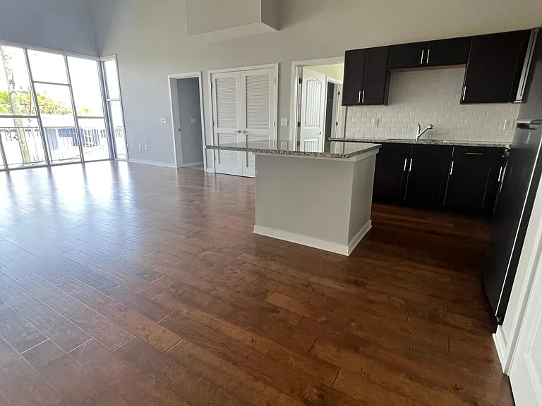 1118 Litton Ave #301 — Photo 3