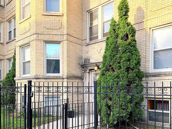 2nd image of 4854 N Sacramento Ave APT 3