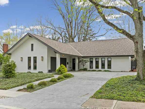 2226 Carberry Dr, West Lafayette, IN 47906