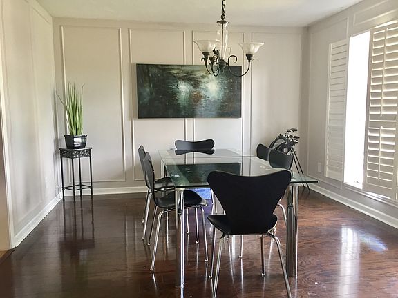 4th image of 2402 Merion Dr