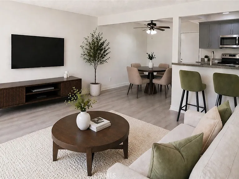 260 E Beverly Blvd #C — Photo 3