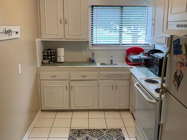 25943 Woodward Ave #101 — Photo 4