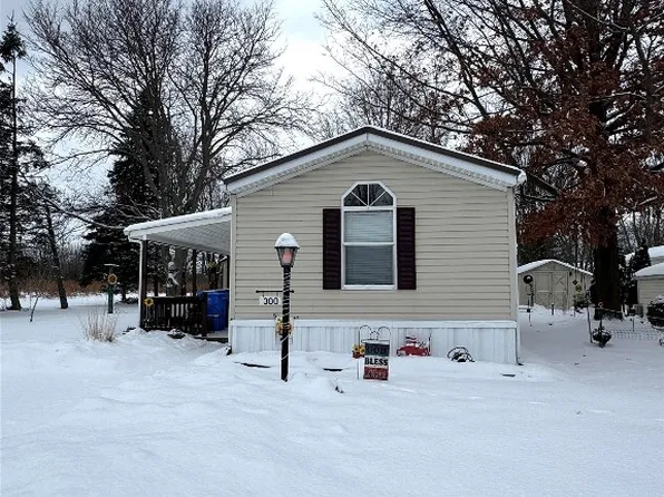 300 Holly Park Dr, Erie, PA 16509