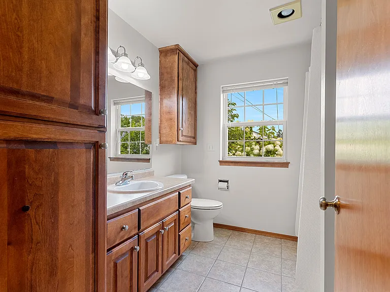 945 Harwood Ave — Photo 24
