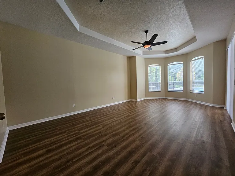 1107 Oxbridge Dr — Photo 43