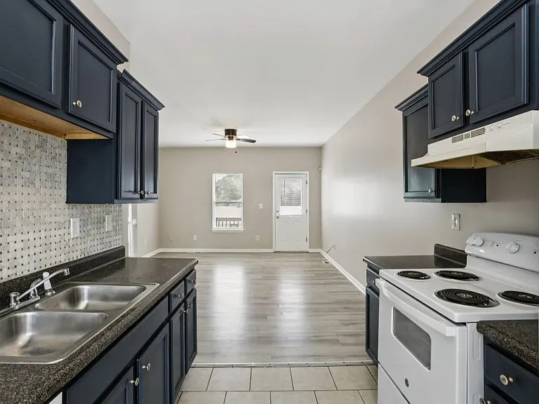 753 Prince Pl NW — Photo 16