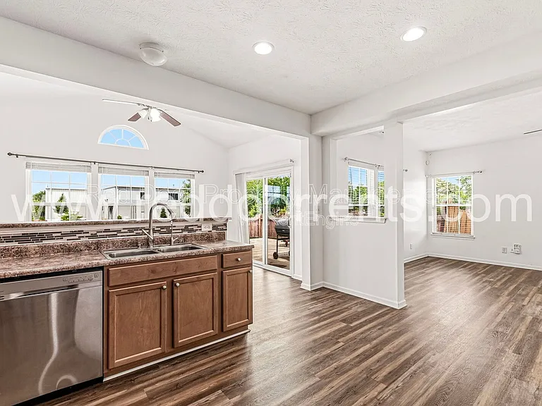 10031 Golden Dr — Photo 15