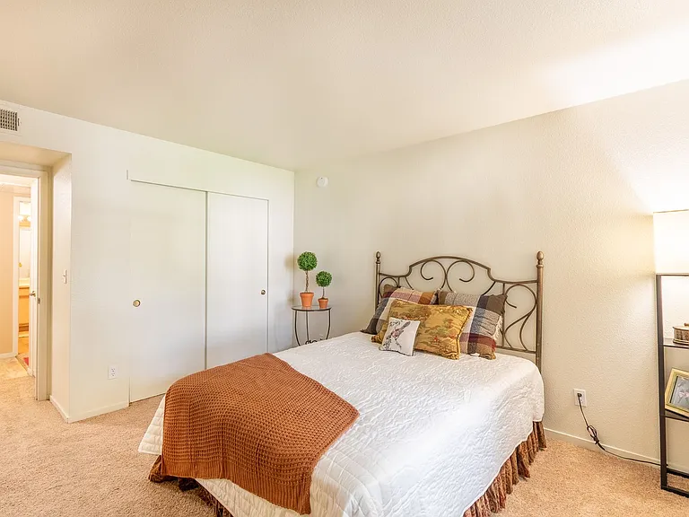 Enclave Apartments — Photo 8