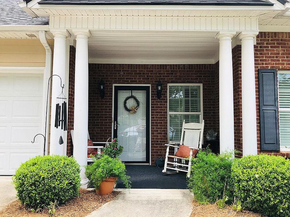 1st image of 1007 NW Holly Dr #402
