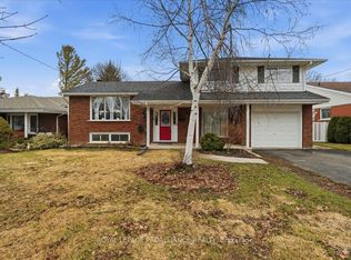 15 Thorncliffe Dr, Belleville, ON K8P4L3