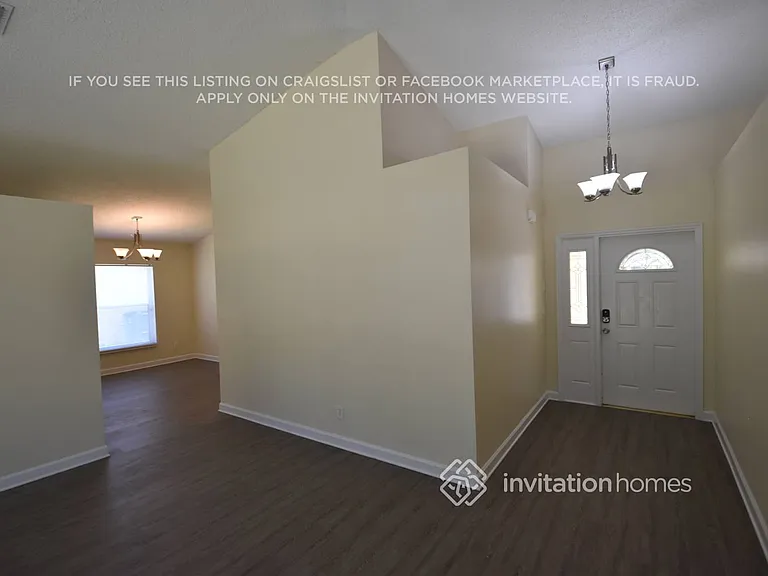 9419 SW 18th St — Photo 3