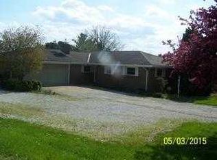 2075 Refugee Rd SW, Hebron, OH 43025