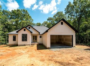 1060 Brown Rd, King, NC 27021