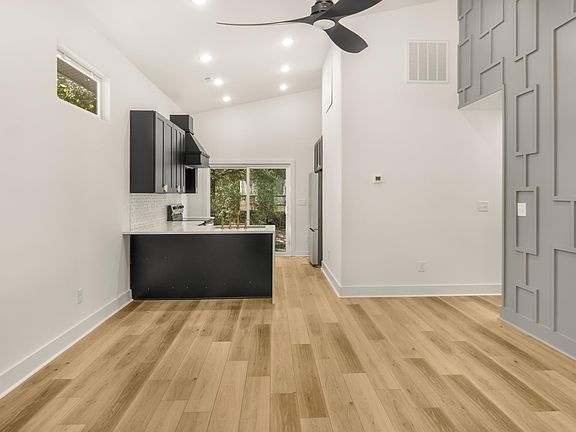 5th image of 571 Buford St NW
