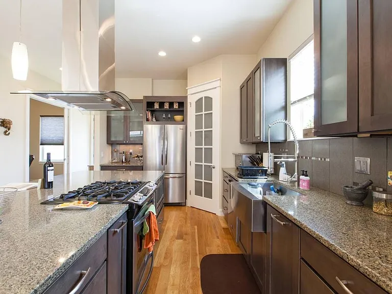3725 Irving St — Photo 6
