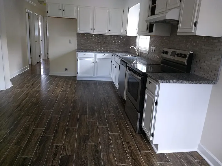 1112 Ardmore Dr — Photo 1
