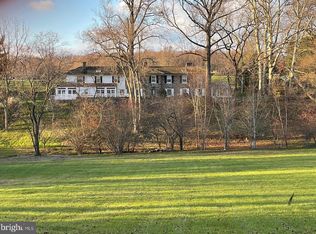 2415 White Horse Rd, Berwyn, PA 19312