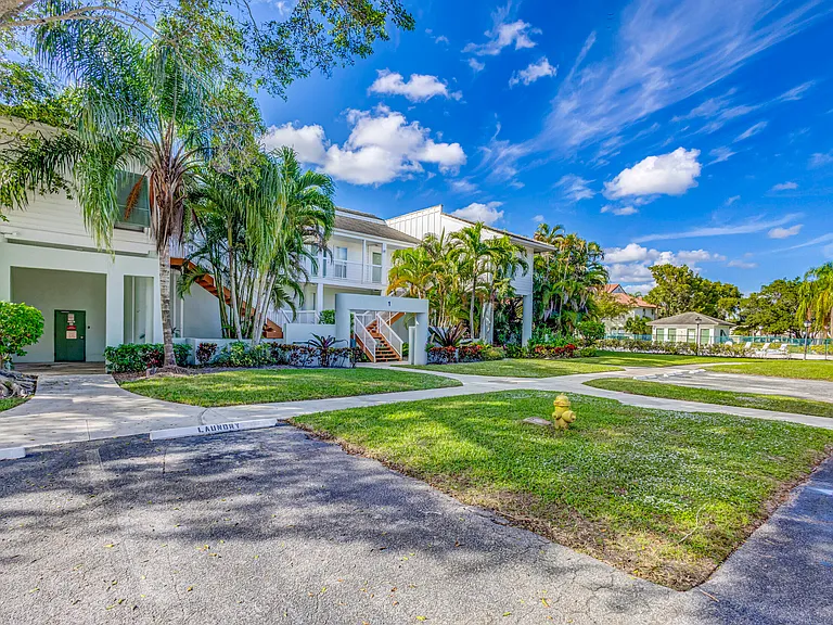 296 Cypress Point Dr — Photo 42