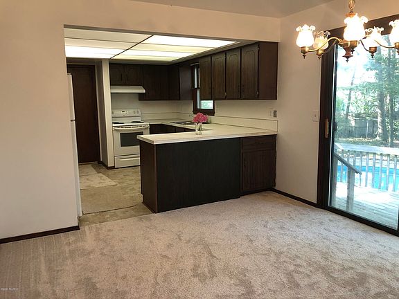 3rd image of 1308 Clayton Ave