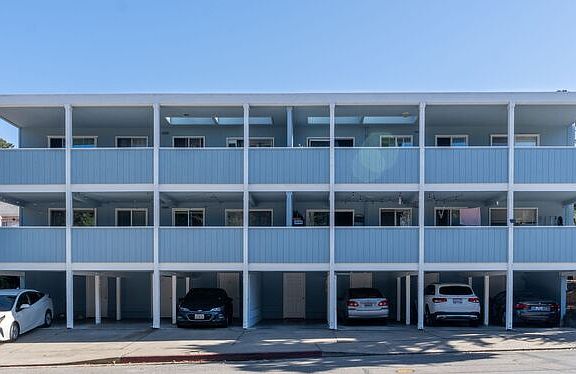 2nd image of 1 Arkwright Ct APT 3