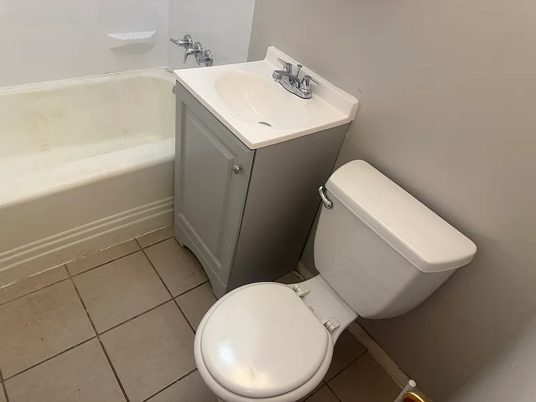 822 Oak St #1 — Photo 5