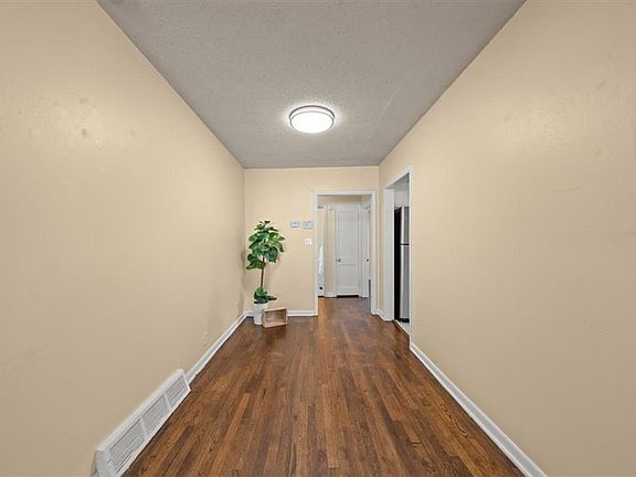 5th image of 4415 W 52nd Ter