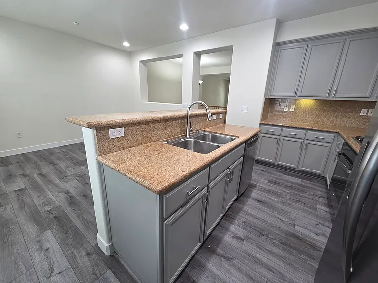 3727 Whitworth Dr — Photo 9