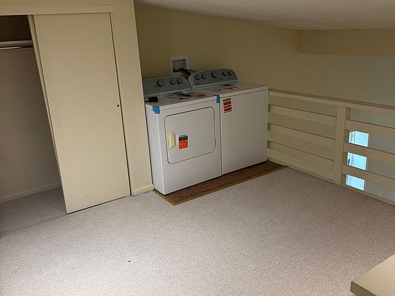 4th image of 32 W Washington St #5