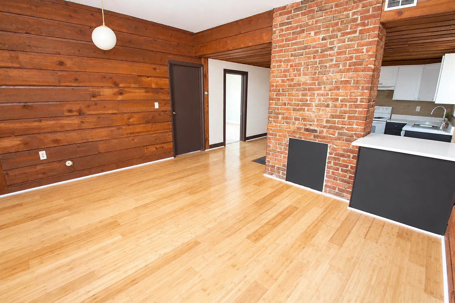 2 bed, 749 sqft, $1,825 — Photo 1