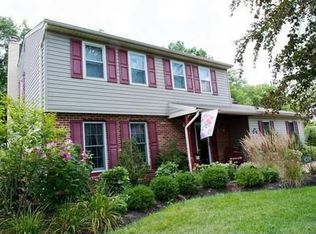 1977 Stewart Dr, Hatfield, PA 19440