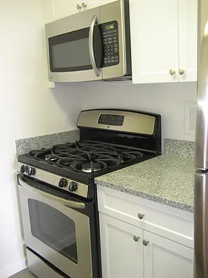 Rented by Realty Operations Group | media 8