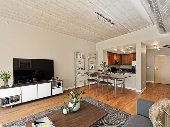 3rd image of 845 N Kingsbury St Unit 312
