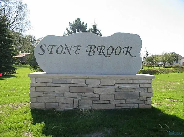 910 Kathy Dr, Bowling Green, OH 43402