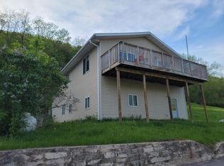 524 Wall St, De Soto, WI 54624