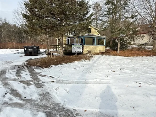 890 Amesbury Rd, Haverhill, MA 01830