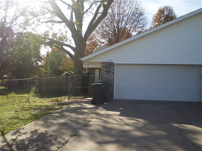 1st image of 1810 S 15th St