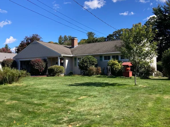 36 Apple Orchard Hts, Westfield, MA 01085