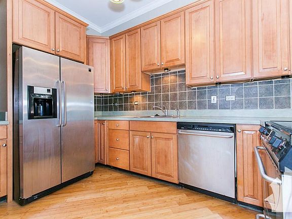 4th image of 1047 W Leland Ave APT 2E